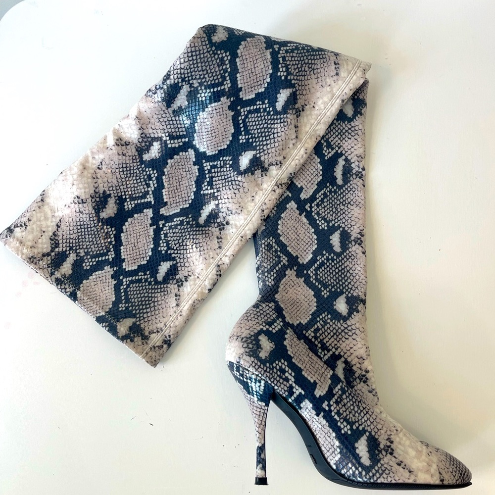 Stuart Weitzman Shiloh Roccia Python OTK Boots Size 7 BRAND NEW